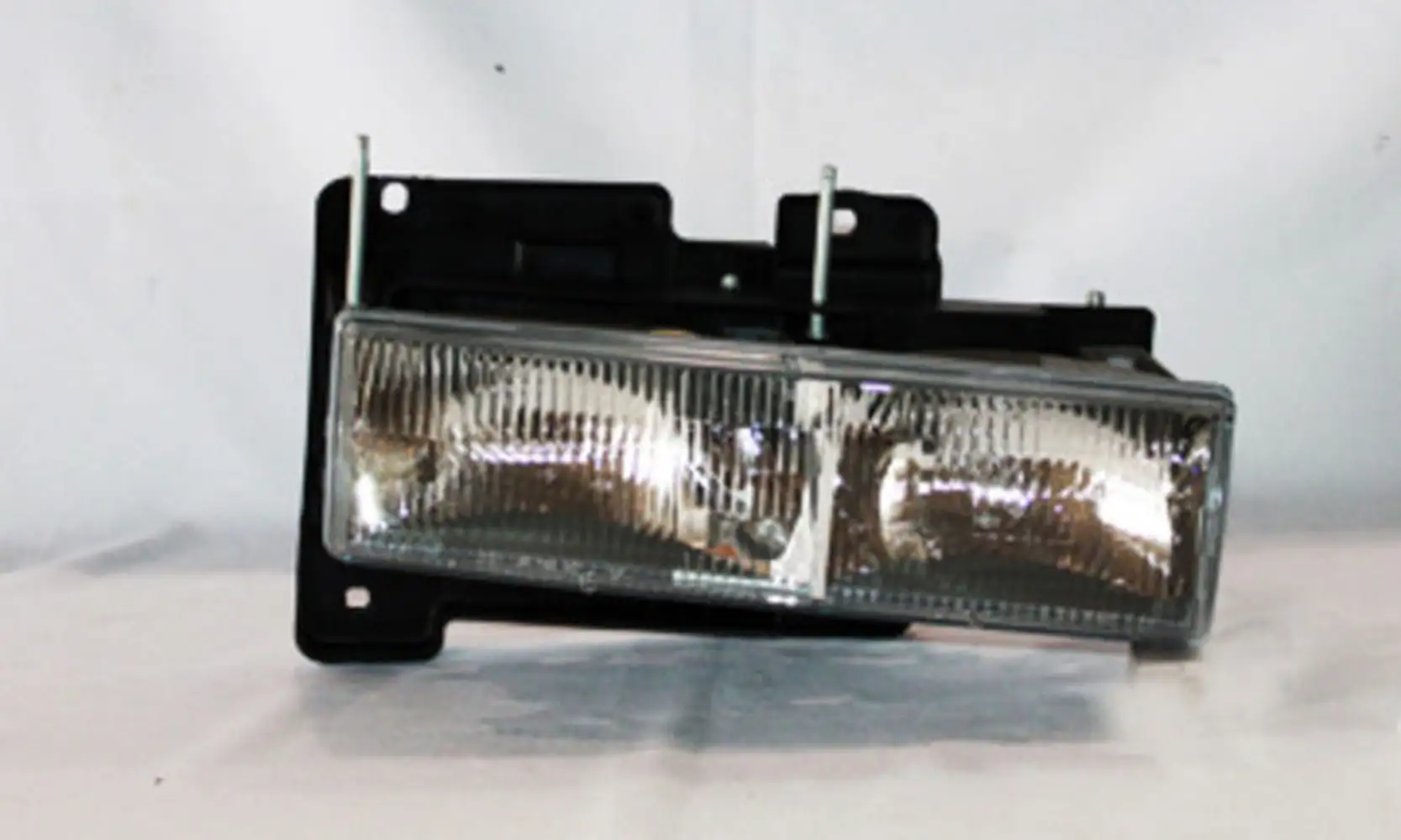 Headlight Assembly Fits 1997 GMC Yukon