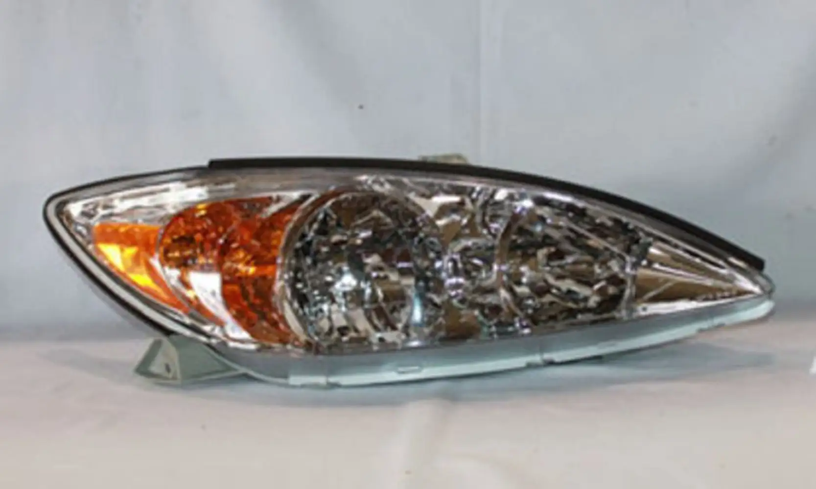 Headlight Assembly Fits 2002 Toyota Camry