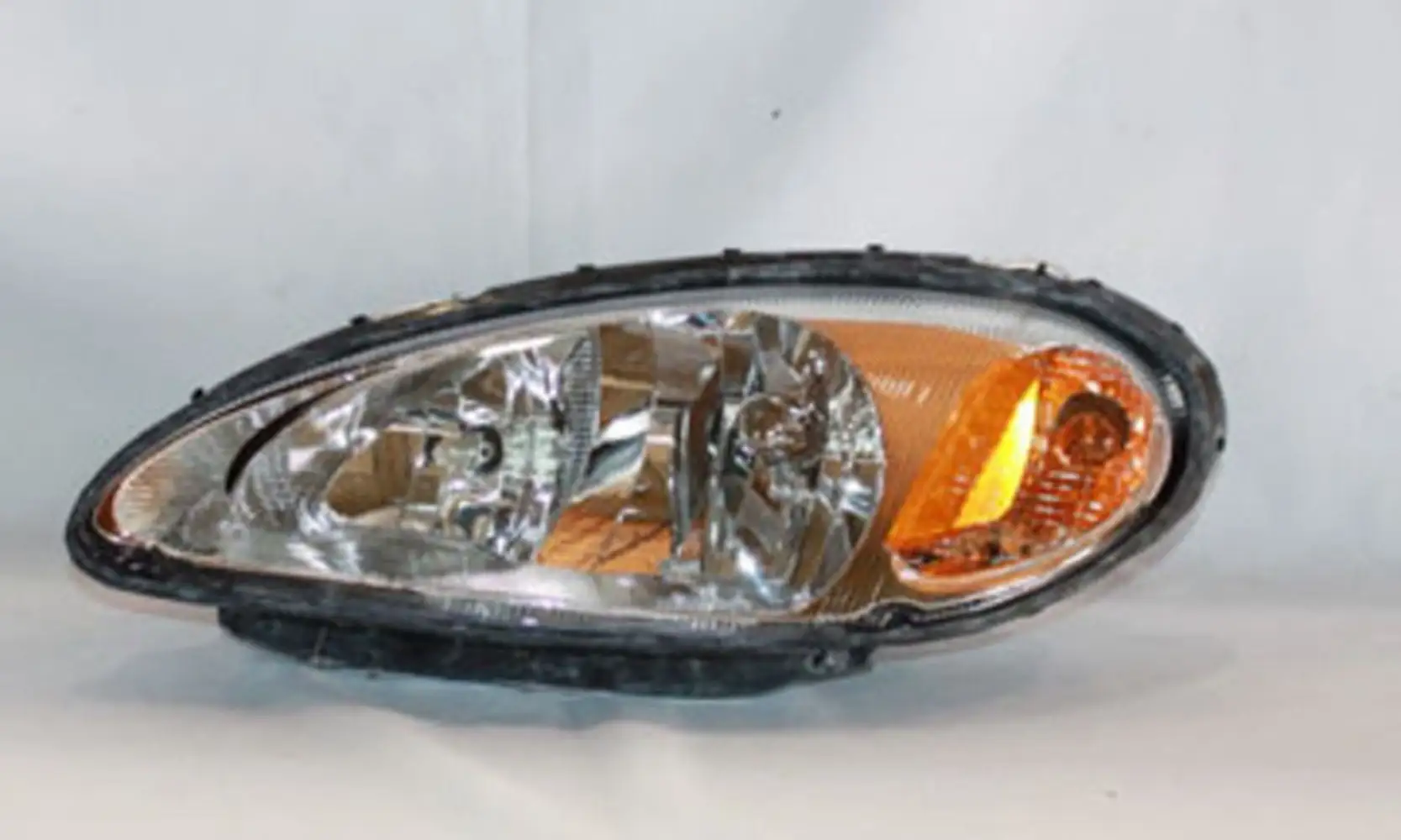 Headlight Assembly Fits 2005 Chrysler PT Cruiser