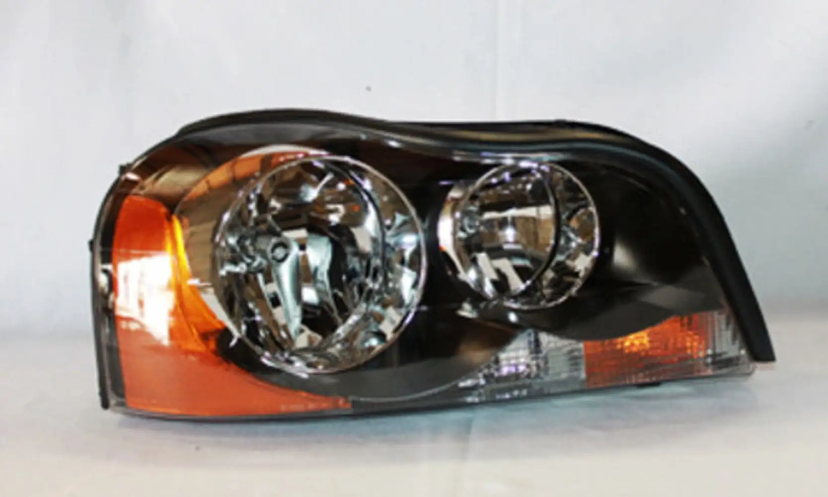 Headlight Assembly Fits 2006 Volvo XC90