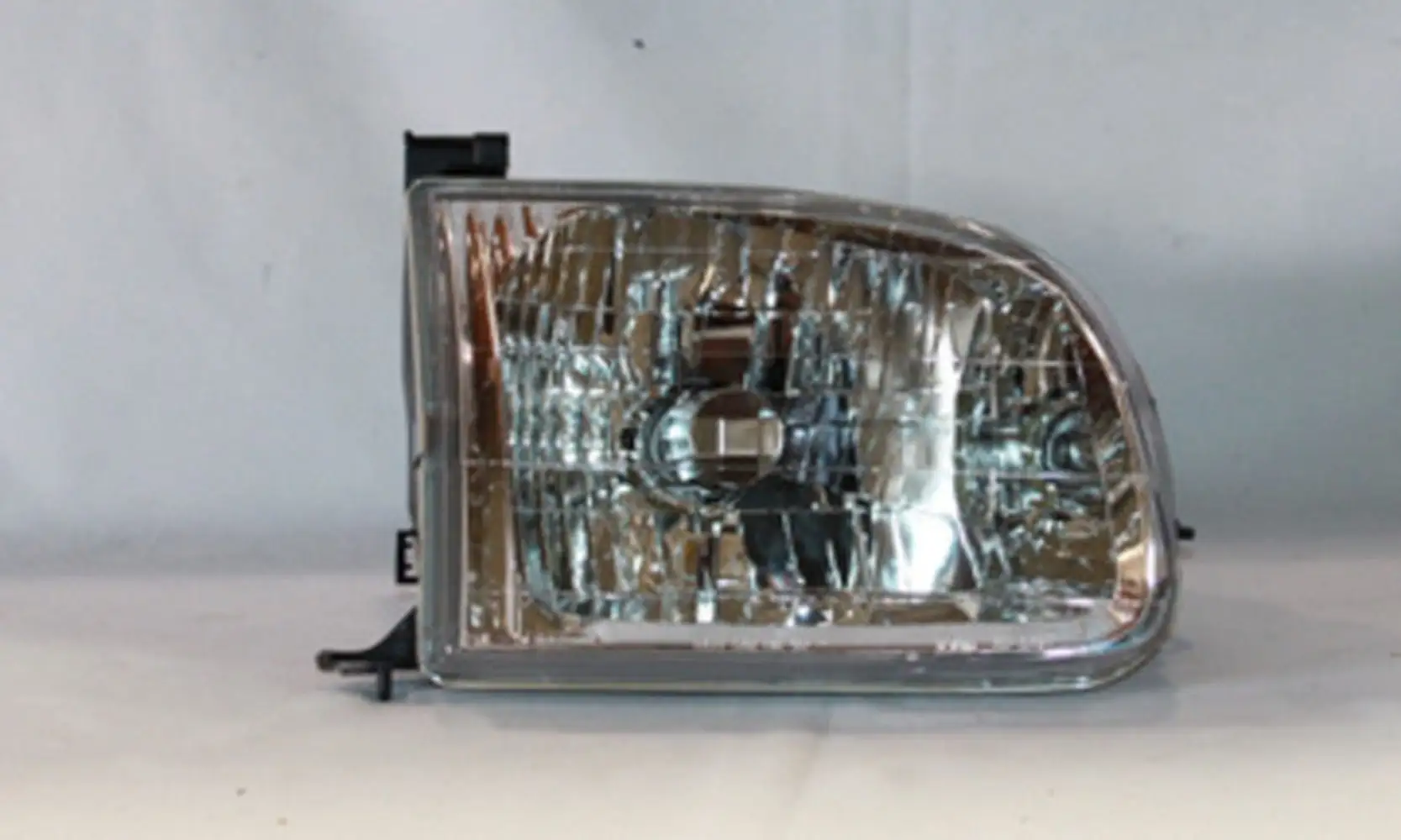 Headlight Assembly Fits select: 2000-2004 TOYOTA TUNDRA