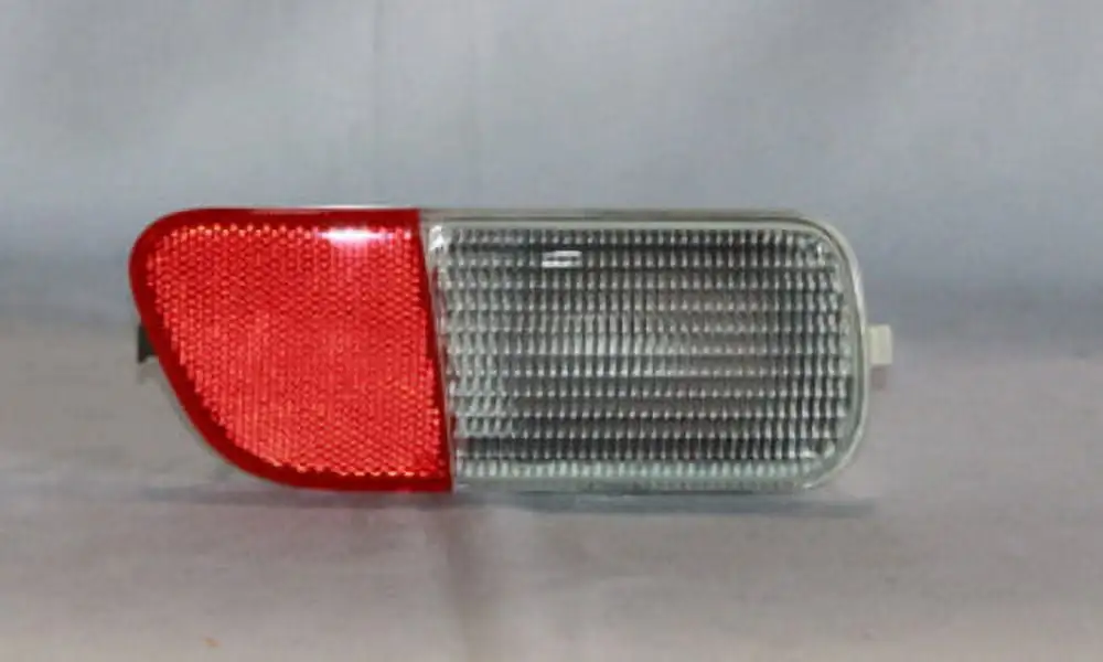 TYC 11-3203-01 Right Side Tail Light for Blazer. S10. Jimmy. Sonoma. Bravada Fits select: 1995-2004 CHEVROLET S TRUCK. 1995-2005 CHEVROLET BLAZER