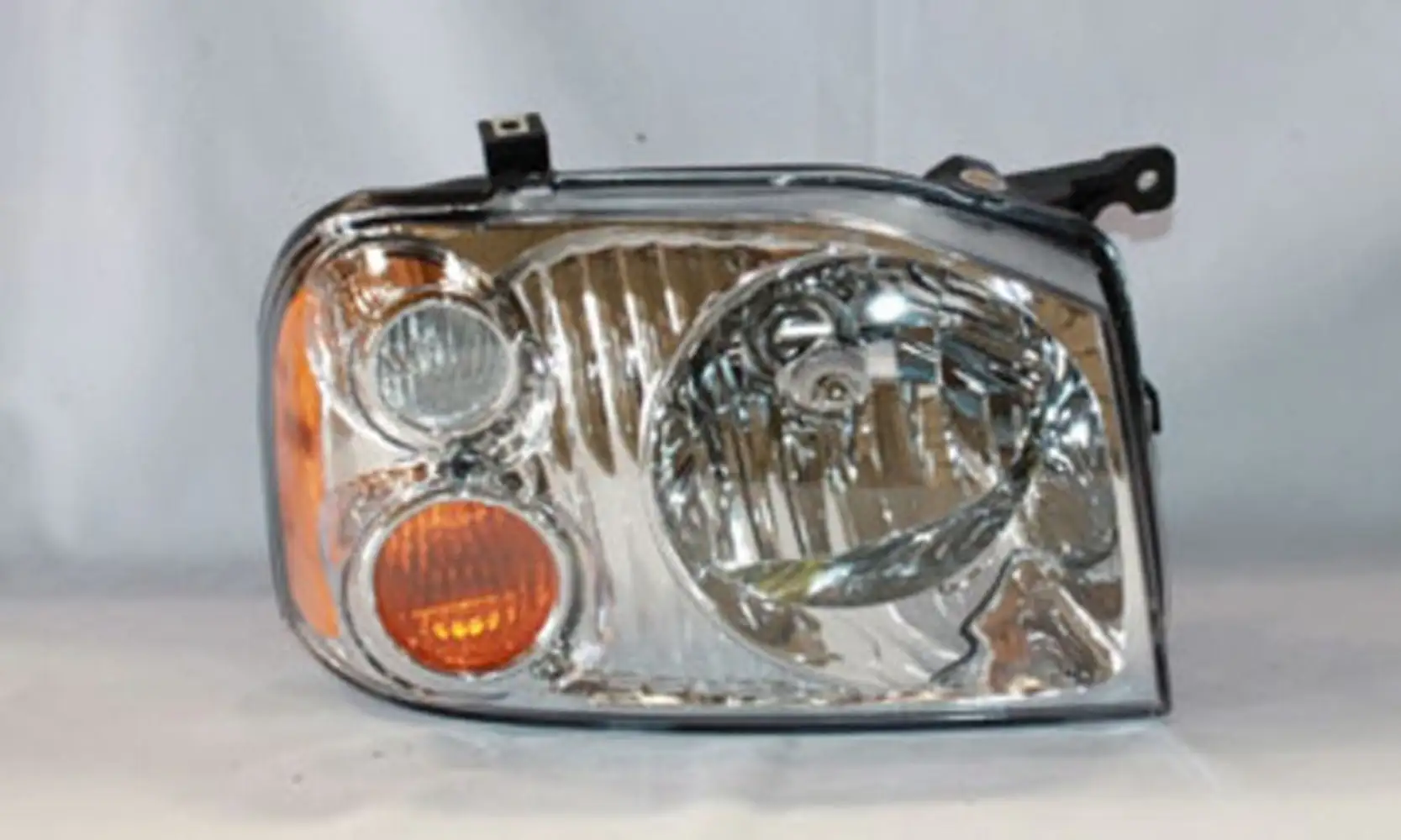 TYC 20596300 Headlight Assembly Fits 2001 Nissan Frontier