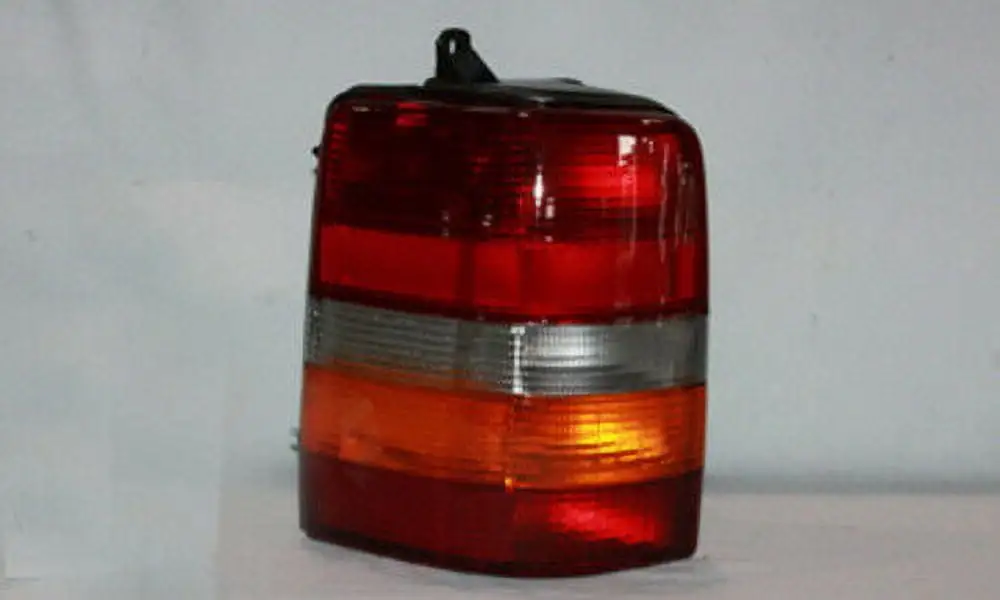 TYC 17-5249-00-9 Right Inner Tail Light for 07-09 Toyota Camry TO2819128 Fits select: 2007-2008 TOYOTA CAMRY LE/XLE/SE. 2009 TOYOTA CAMRY SE/LE/XLE